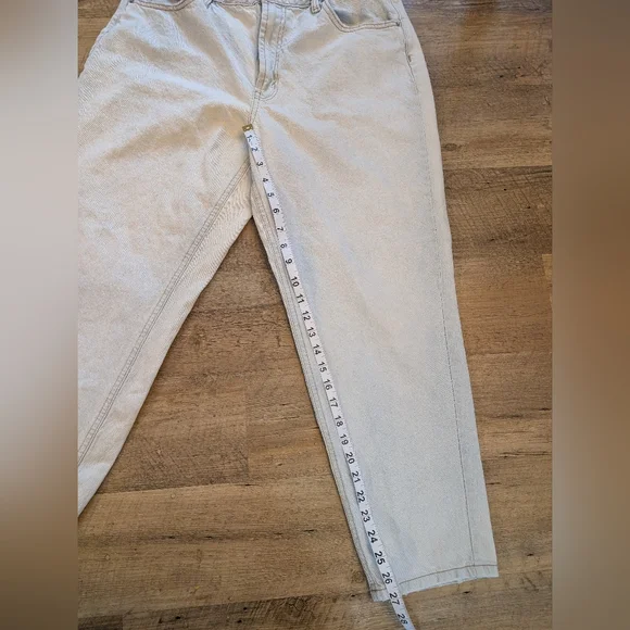 Light Wash distressed Wild Fable High-rise Tapered Jeans.Size 14 - Picture 7 of 9
